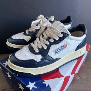 AUTRY medalist low sneakers